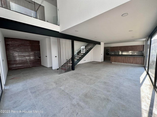 Imagen 4 de 18 de Casa A Estrenar En La Vista Con 4 Recamaras Y Roof Garden Equipado Con Baño Y Salón. Cuarto De Servicio Rcs