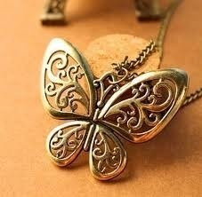 Colar Vintage Borboleta Bronze Chique