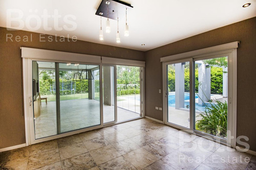 Imagen 9 de 30 de Hermosa Casa Vista Abierta Al Golf - La Reserva Cardales