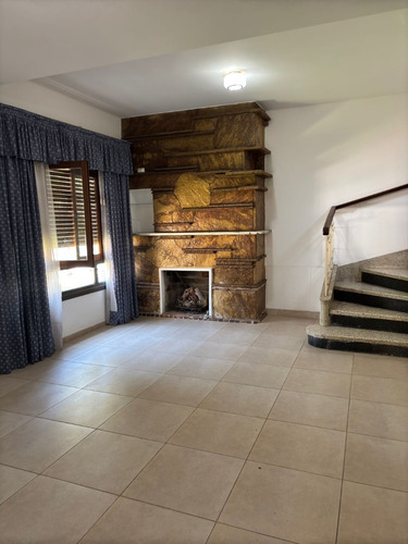 Departamento En Venta. Barrio Maipu.