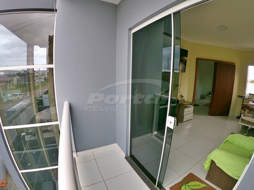 Belíssima Residência Com 3 Quartos, Sendo 1 Suíte, Lavabo, Área De Sala, Cozinha, Área De Festas Com Churrasqueira, Rebaixo Em Gesso, Possui Também Sistema De Câmeras De Segurança. Tudo Isso Á Apenas