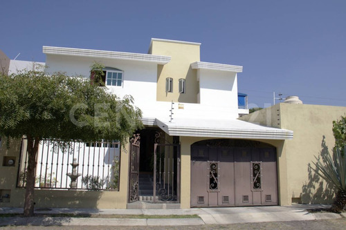 Casa En Venta En Colinas De Santa Bárbara, Colima