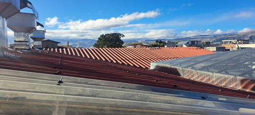 Propiedad Rentable Frente Al Parque San Blas, Tabacundo