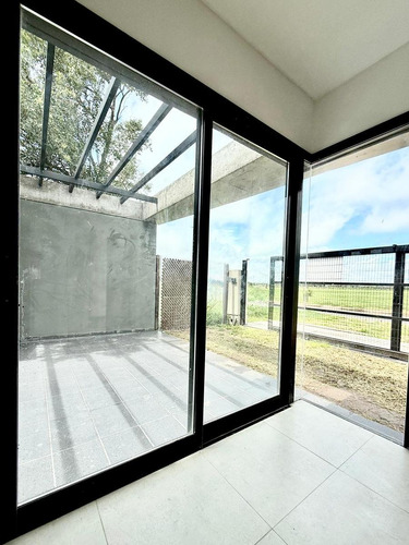 Venta Casa De 2 Dormitorios Con Piscina En Ecotierra, Pueblo Esther