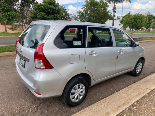 Imagen 4 de 13 de Toyota Avanza 1.5 Premium 99hp Mt 2015