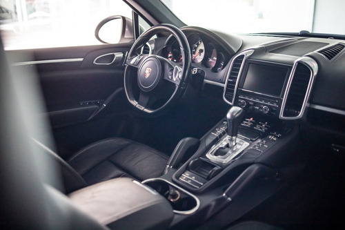 Porsche Cayenne 4.8 V8 Tiptronic S Hybrid At