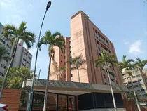 Comprar Venta Impecable Duplex Sitaudo En La Planta Baja Del Conjunto. Practica Terraza. Pisos De Marmol Y Ceramica. Amplia Cocina Con Desayunador. Cuatro Puestos De Estacionamiento. Dos Maleteros.