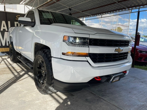 Imagen 2 de 12 de Chevrolet Silverado 2017 5.3 Ls Cab Reg Aut. 8 Cil.