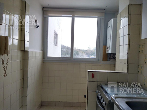 Imagen 9 de 24 de Departamento En Venta 2 Amb - Olivos-vias/maipu