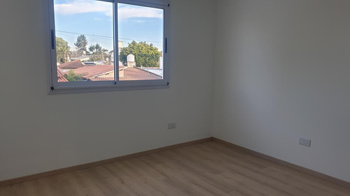 Imagen 11 de 13 de Duplex De 3 Ambientes Con Cochera - Ultima Unidad