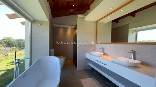 Imagen 16 de 30 de Venta De Espectacular Casa De 4 Dormitorios En Pueblo Mio