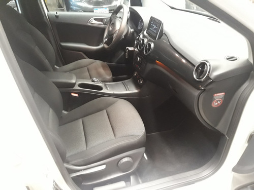 Mercedes Benz B200