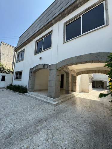 Casa Con Uso De Suelo En Renta En Lomas De Chapultepec