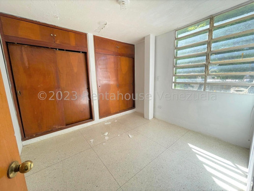 Imagen 18 de 20 de Casa Con Jardin En Venta En El Cafetal Mls#23-22476