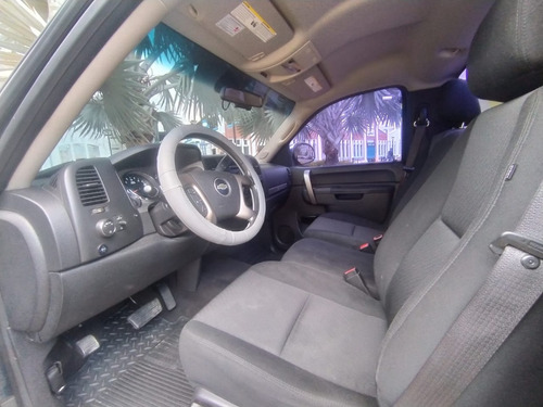 Imagen 7 de 12 de Chevrolet Silverado Lt