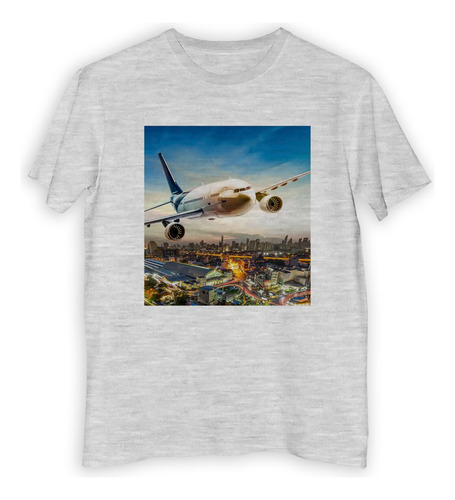 Remera Niño Avion Volando Sobre La Ciudad Despegando