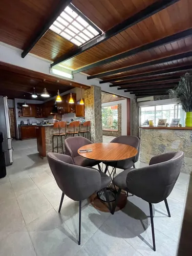 Casa En Venta En Guaparo (ac)