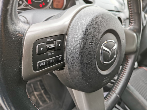Imagen 4 de 13 de Mazda 2 Touring Hb 2932