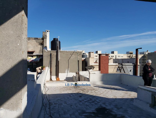 Edificio 437 Mts.2 , 2 Viviendas, 1 Gran Local