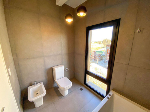 Imagen 24 de 30 de Venta Casa 6 Amb. Piscina El Cantón Barrio Golf!