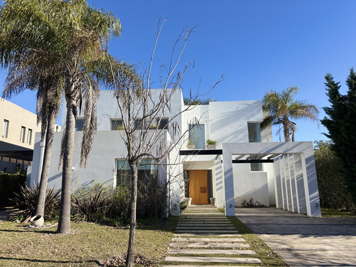 Casa En Alquiler En Los Alisos Nordelta