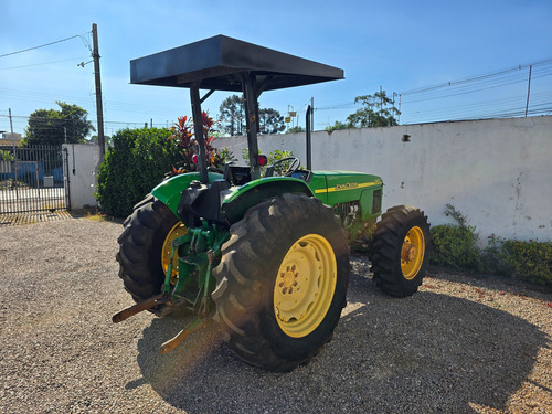 Trator John Deere 5403 - Ano 2003 - 4x4 Traçado