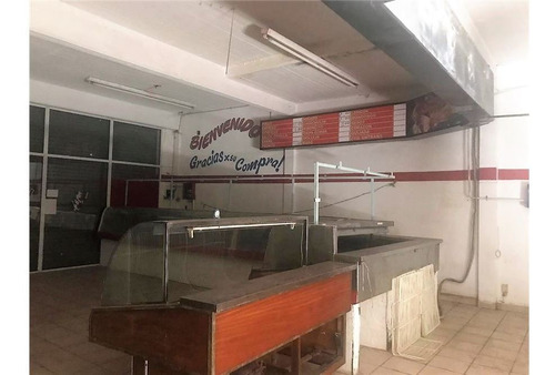 Local En Esquina, Frente Al Hospital Gandulfo.