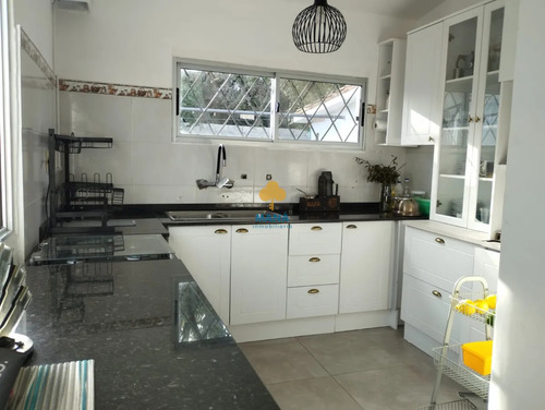 Venta, Casa 3 Dormitorios Sobre Avenida Principal, A 100 Metros Del Mar, Atlántida Pinares