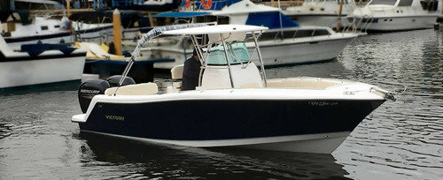 Victory 265 Ano:2021. Mercury 200hp Marina Atlântica.