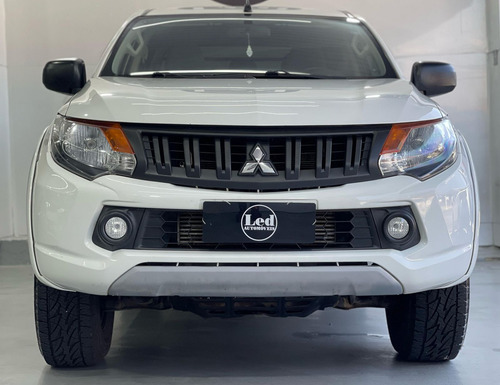 Mitsubishi Triton Tri GL 2.4 CD 4x4 Die. Mec. 2023