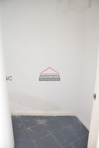 Amplio Local Comercial Sobre Av Roosevelt- Ref: 5374