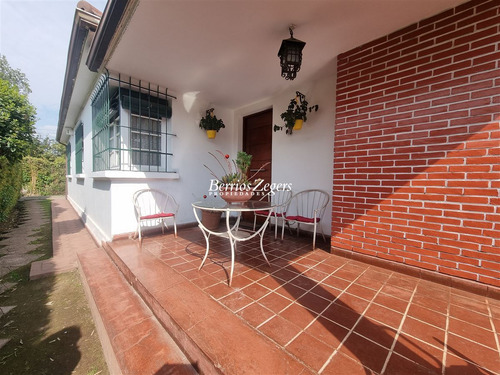 Casa En Venta De 3 Dorm. En Ñuñoa