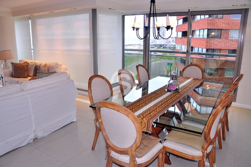 Apartamento En Alquiler - Brava- Ref: 2718