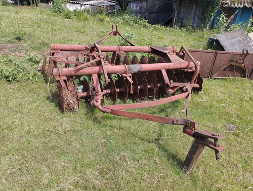 Trator Massey Ferguson