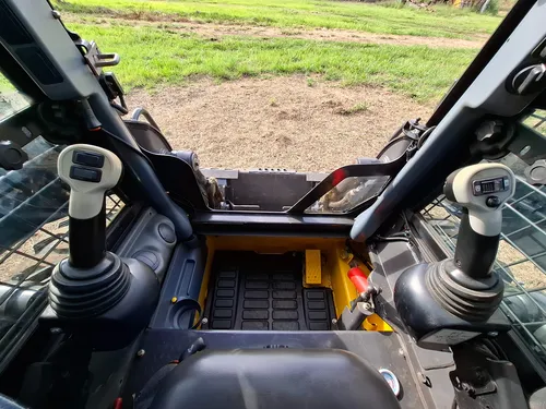 Minicargadora New Holland L218 Electronica Con Joystick