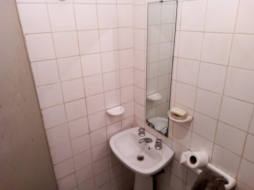 Imagen 9 de 18 de Depósito En Venta - Villa Parque San Lorenzo