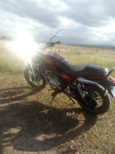 Imagen 4 de 7 de Bajaj V15