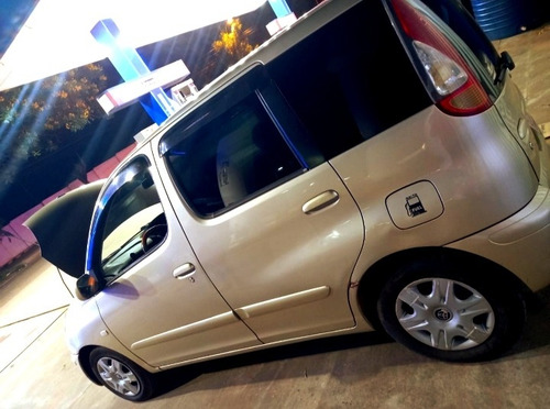 Imagen 5 de 8 de Toyota Funcargo Toyota Funcargo