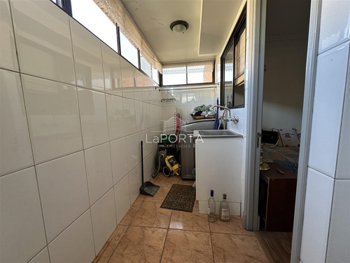 Excelente Ubicación / Amplio / Piscina / Av. Pdte. Kennedy