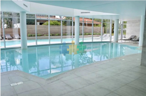 Apartamento En Venta Sunrise Tower 2 Dormitorios Mas Servicio Punta Del Este - Ref : Eqp5692