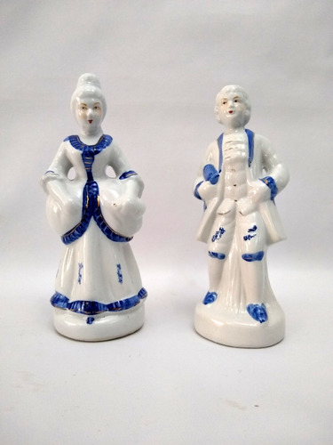 Antigo Par De Estatuas De Porcelana