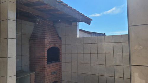 Casa Com 3 Dormitórios, 3 Banheiros, 1 Vaga E 1 Suíte