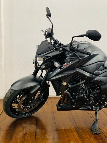 Imagem 16 de 22 de Suzuki Gsxs 750a 2022/2023 0km Preta Naked Sem Carenagem