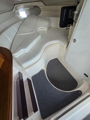 Lancha Focker 255 Cabinada Ano 2007 Motor Evinrude 200