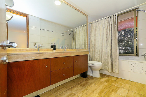 Departamento En Venta De 4 Dorm. En Las Condes