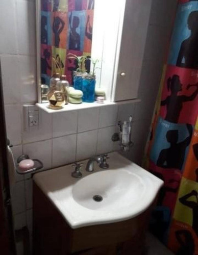 Casa En Venta - 2 Dormitorios 1 Baño - 140mts2 - La Plata