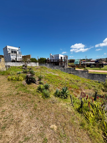Oportunidad Única Para Inversores Casa A Reciclar Con Vista Al Mar En Zona Top De Punta Del Diablo