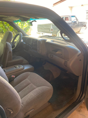 Chevrolet Silverado Pickup Silverado 1500 5vel Mt