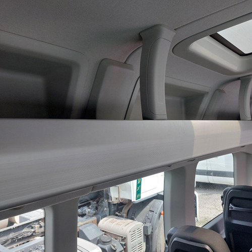 Transit Minibus 17+1