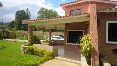 Lic. Olivia Ramos En Venta Hermosa Casa De Campo Con Piscina- Urb. Safari Carabobo, Tocuyito